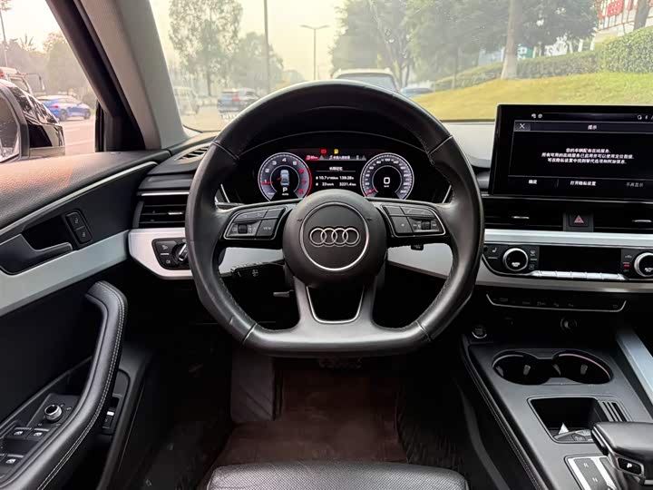 Фото 6 - Audi A4L