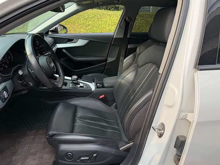 Фото 8 - Audi A4L