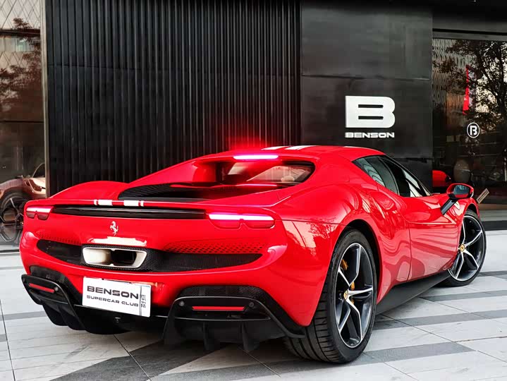 Фото 4 - Ferrari 296