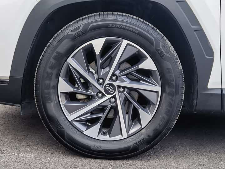 Фото 10 - Hyundai Tucson L