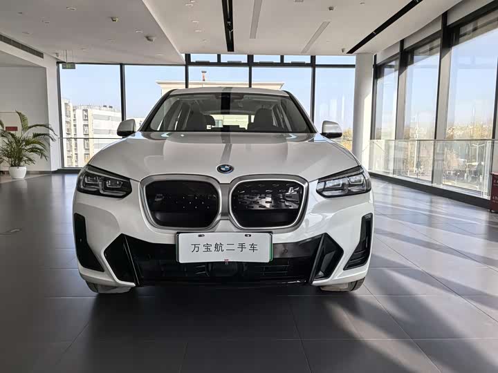 Фото 2 - BMW iX3