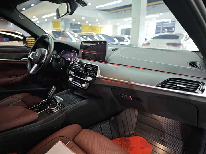 Фото 12 - BMW 5 Series