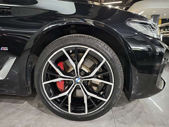 Фото 14 - BMW 5 Series