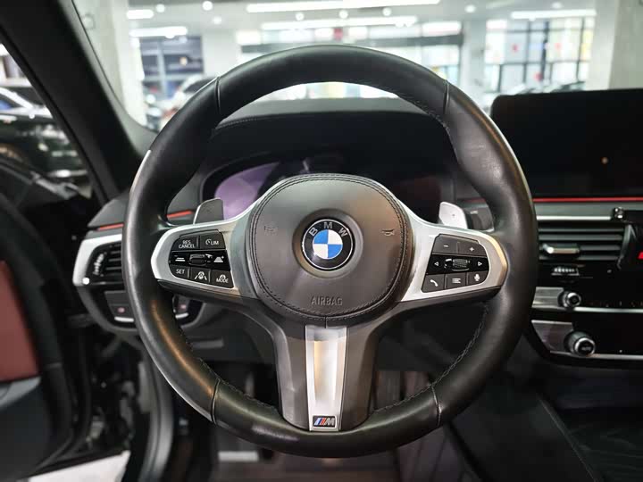 Фото 8 - BMW 5 Series