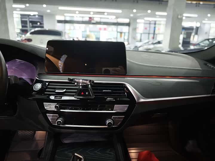 Фото 9 - BMW 5 Series