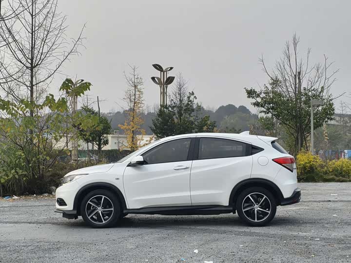 Фото 3 - Honda Vezel