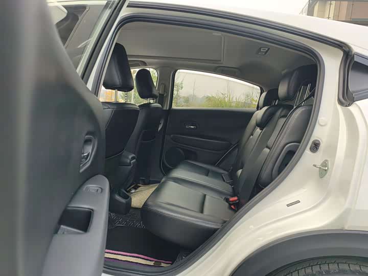 Фото 7 - Honda Vezel