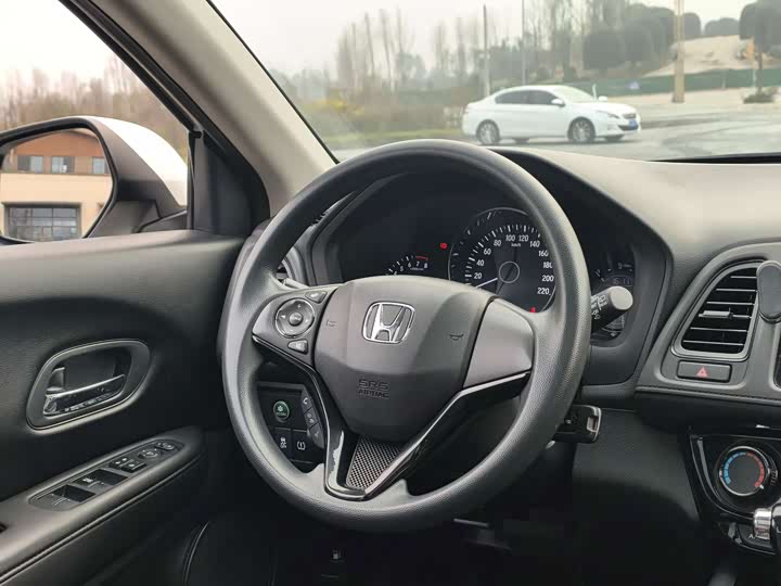 Фото 9 - Honda Vezel