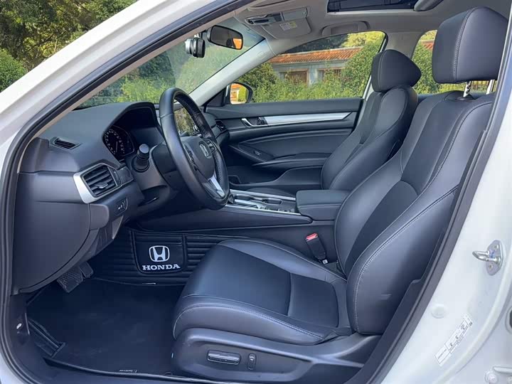 Фото 7 - Honda Accord