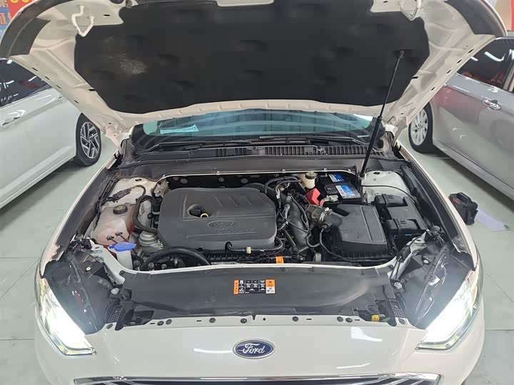 Фото 20 - Ford Mondeo