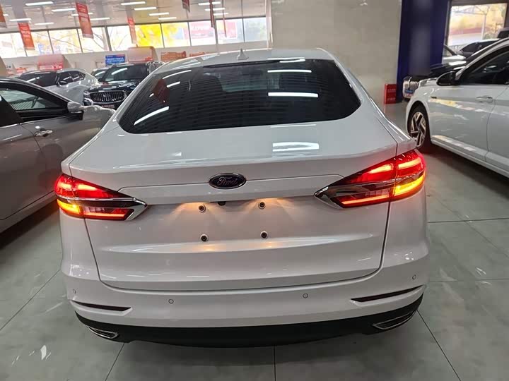 Фото 6 - Ford Mondeo