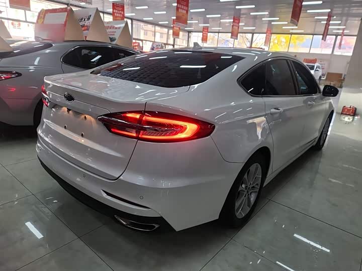 Фото 7 - Ford Mondeo