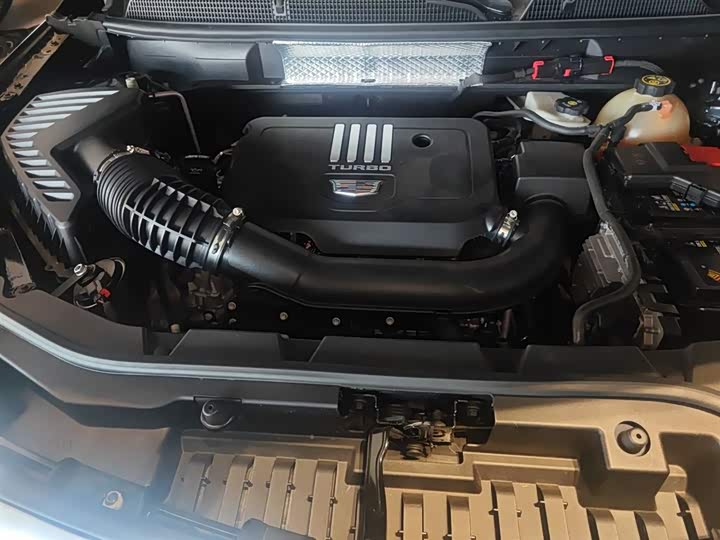 Фото 20 - Cadillac XT5