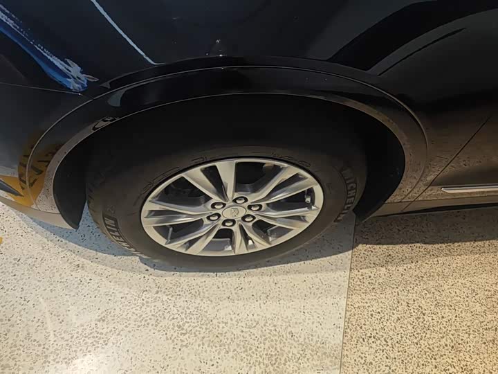 Фото 23 - Cadillac XT5