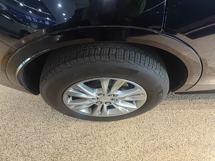 Фото 26 - Cadillac XT5