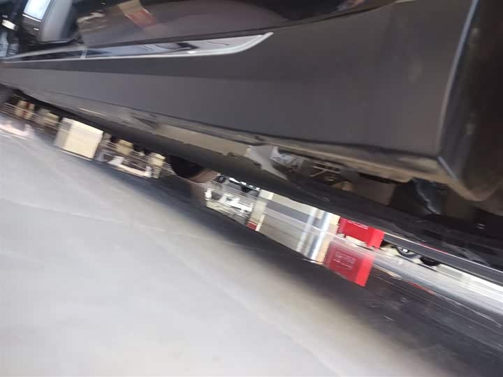 Фото 22 - Hongqi E-QM5