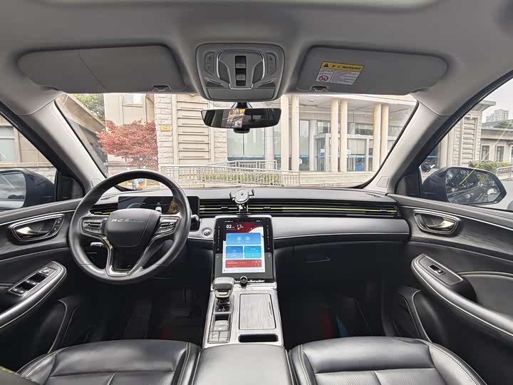 Фото 16 - Roewe RX5