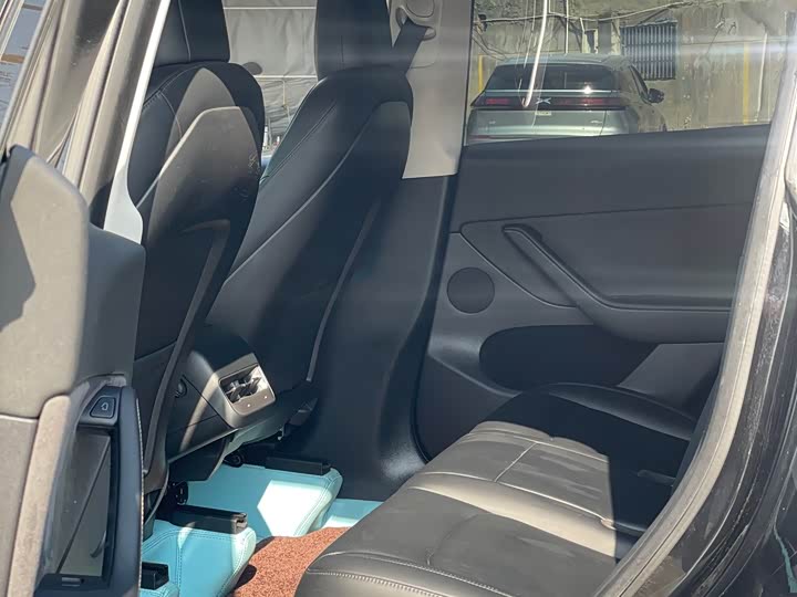 Фото 8 - Tesla Model Y