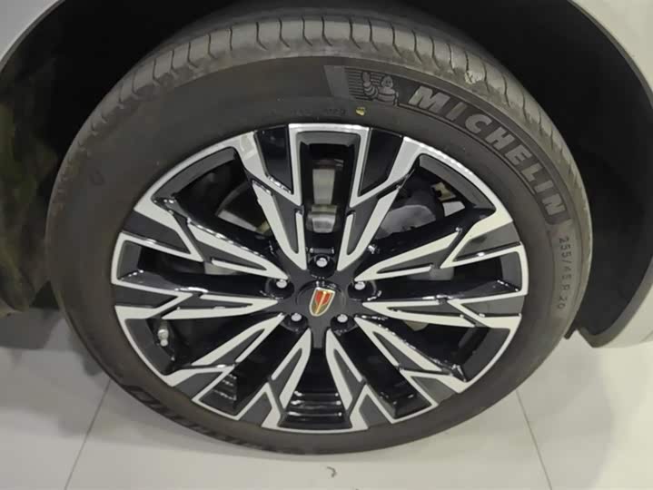 Фото 6 - Hongqi HS5