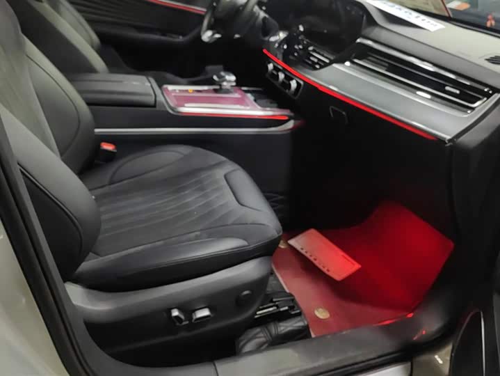 Фото 8 - Hongqi HS5