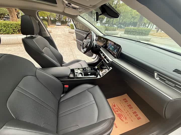 Фото 12 - Kia K5