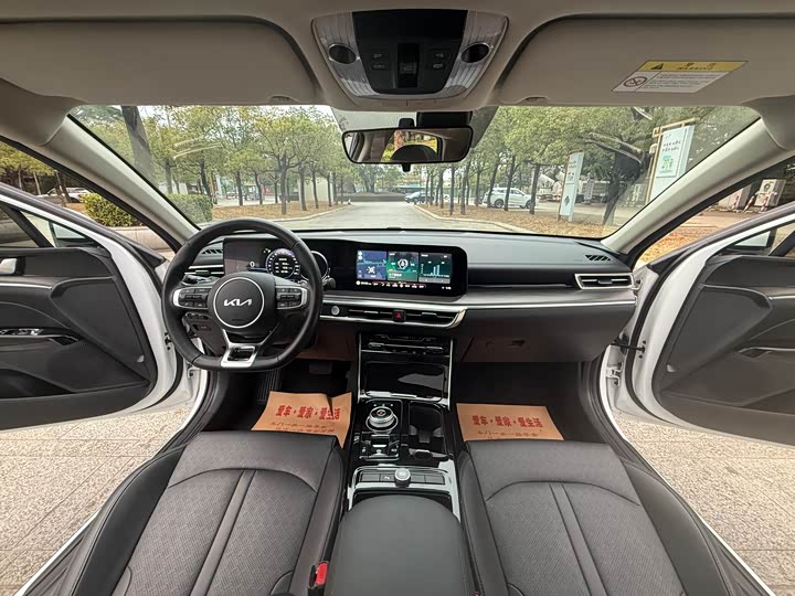 Фото 14 - Kia K5