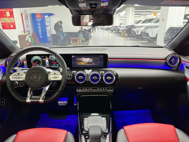 Фото 12 - Mercedes-Benz A-Class AMG