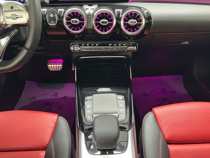 Фото 15 - Mercedes-Benz A-Class AMG