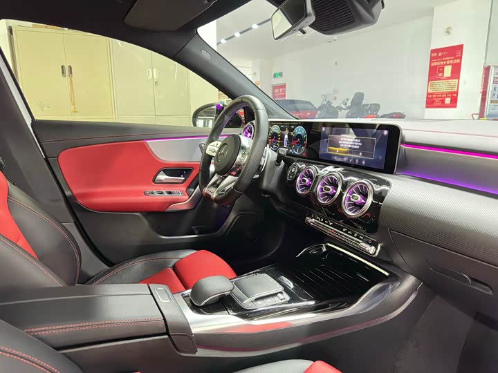 Фото 17 - Mercedes-Benz A-Class AMG