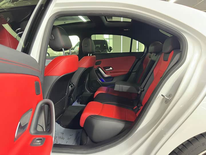 Фото 19 - Mercedes-Benz A-Class AMG