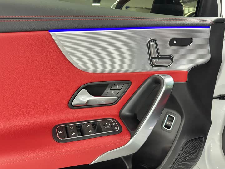 Фото 7 - Mercedes-Benz A-Class AMG