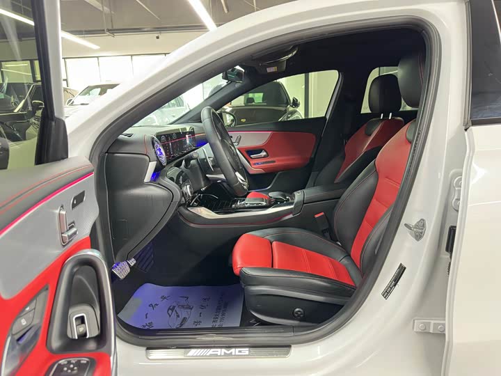 Фото 8 - Mercedes-Benz A-Class AMG