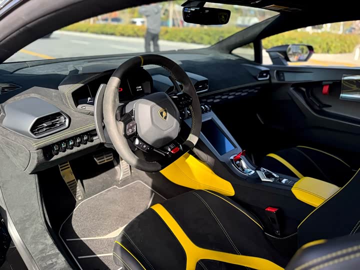 Фото 5 - Lamborghini Huracán