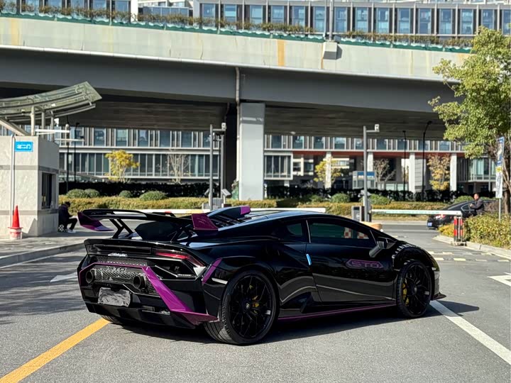 Фото 7 - Lamborghini Huracán