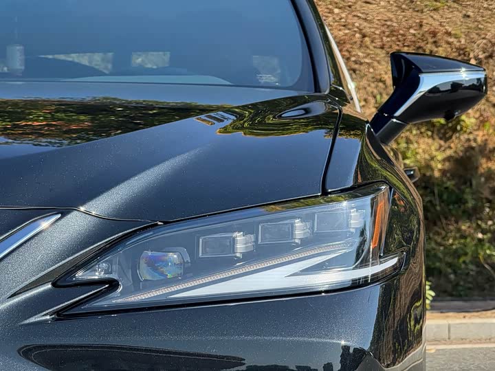 Фото 4 - Lexus ES