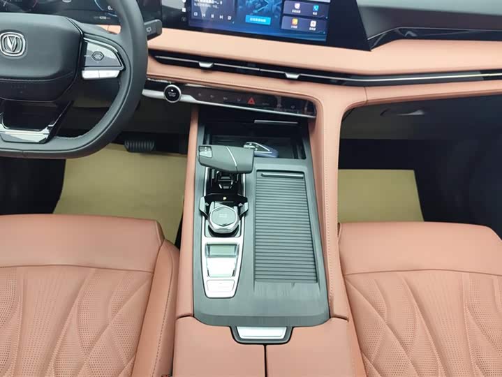 Фото 16 - Changan CS75 Plus