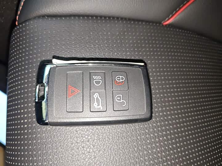 Фото 9 - Land Rover Discovery Sport