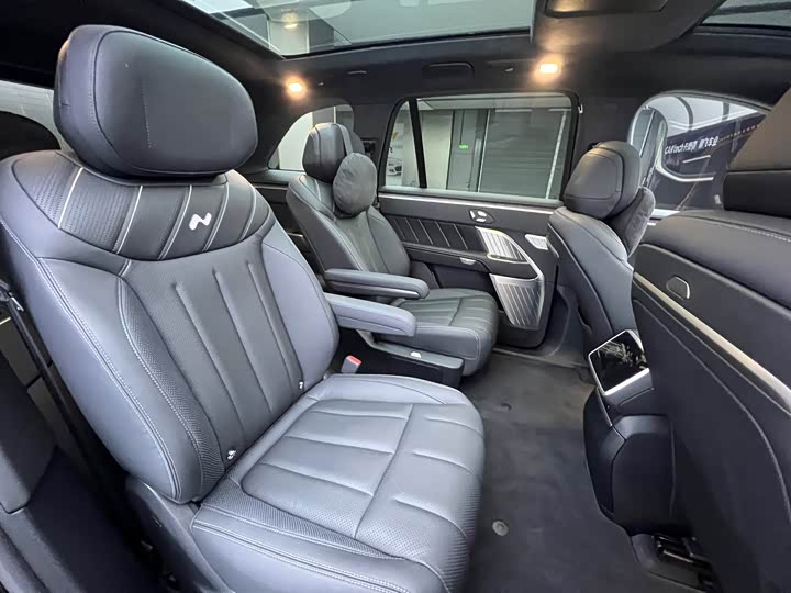 Фото 15 - Nio Onvo L90