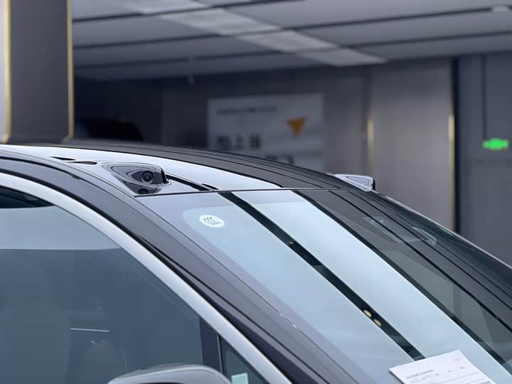 Фото 30 - Nio Onvo L90