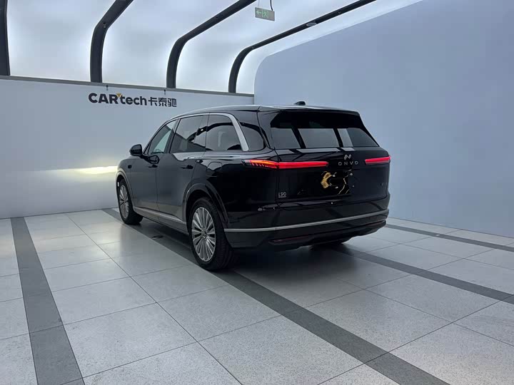 Фото 5 - Nio Onvo L90