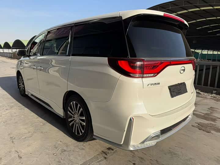 Фото 4 - GAC Trumpchi M8