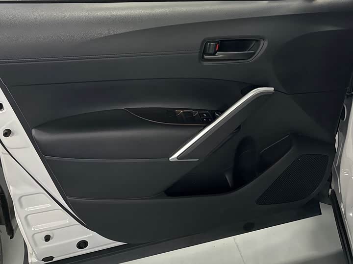 Фото 12 - Toyota Corolla Cross