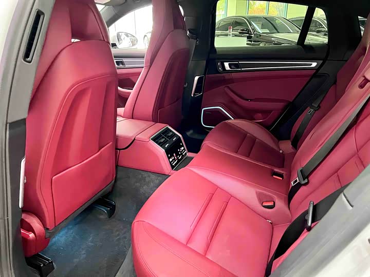 Фото 9 - Porsche Panamera