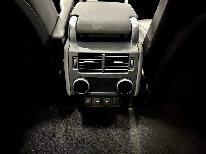 Фото 20 - Land Rover Discovery