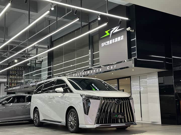 Фото 1 - GAC Trumpchi M8