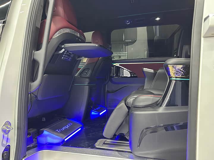 Фото 10 - GAC Trumpchi M8