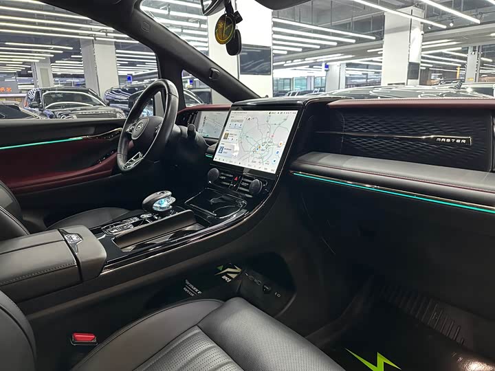 Фото 15 - GAC Trumpchi M8