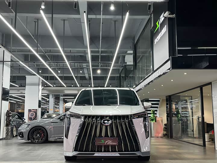 Фото 2 - GAC Trumpchi M8