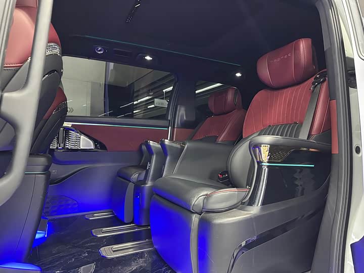 Фото 9 - GAC Trumpchi M8