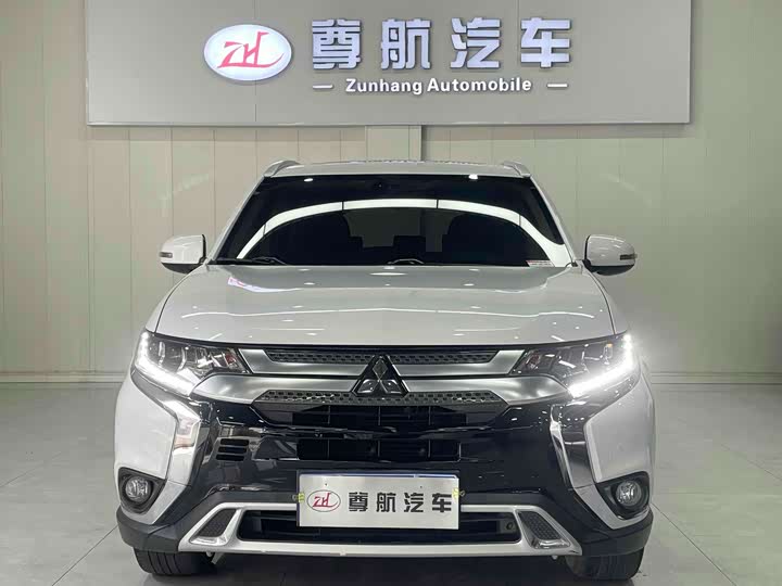 Фото 3 - Mitsubishi Outlander
